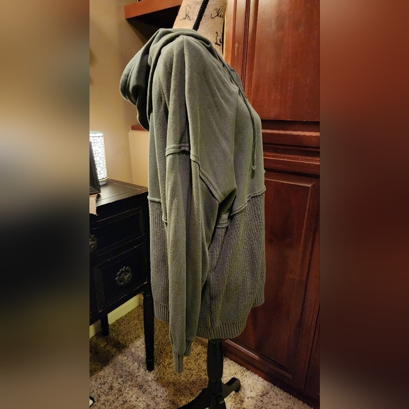 Time and Tru Sage Green Women's Hoodie - Picture 2 of 4